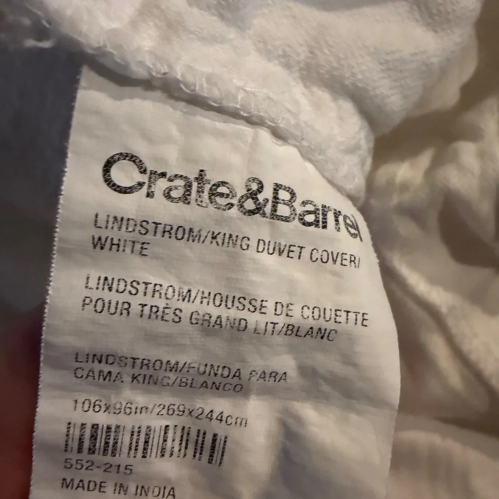 Crate and Barrel Lindstrom Cotton White Duvet Cover - King with 2 King Shams